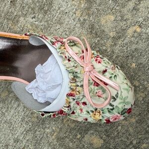 Floral Women's Shoes with Pink Bow